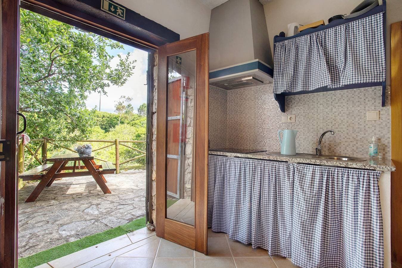 Foto 9 von 28: Landhaus 'Quinta Do Castelo - Casa De Pedra' mit privater Terrasse, WLAN und Klimaanlage