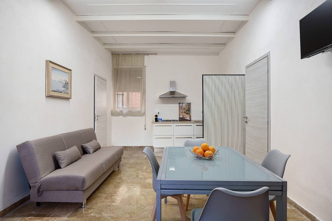 Foto 4 von 29: Apartment 'Superior Il Cortiletto 21' mit Gemeinschaftsterrasse, WLAN und Klimaanlage