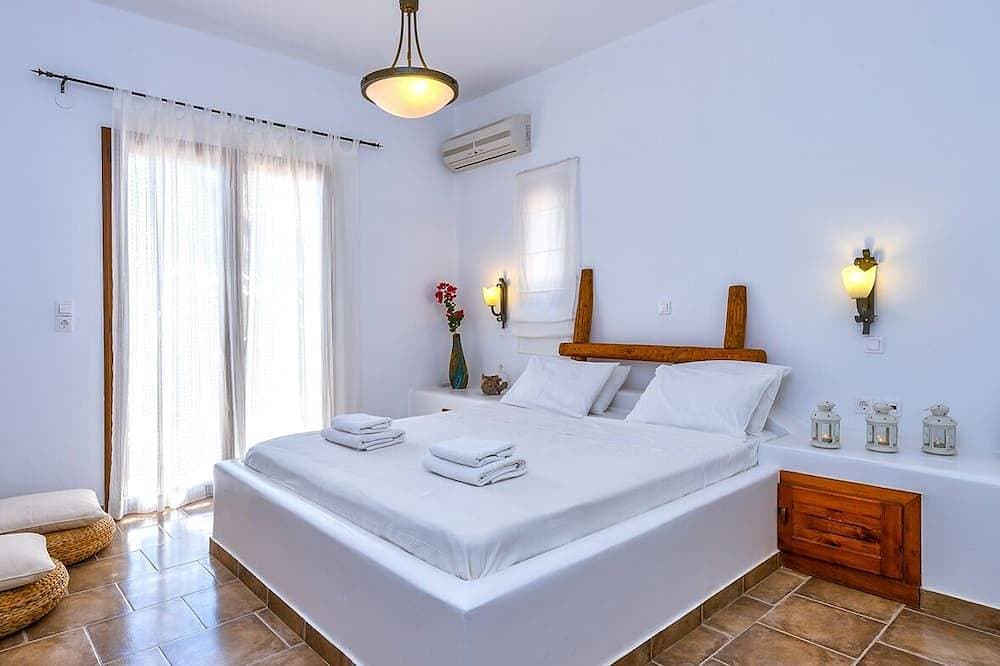 Foto 5 von 22: Super Panorama libyschen Meerblick, Südkreta großer privater Pool \"Keramos Villa\"