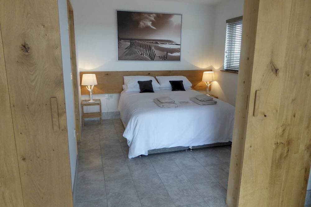 Foto 2 von 30: Pass the Keys | Levante Coastal Cabin - Dungeness, Sleeps