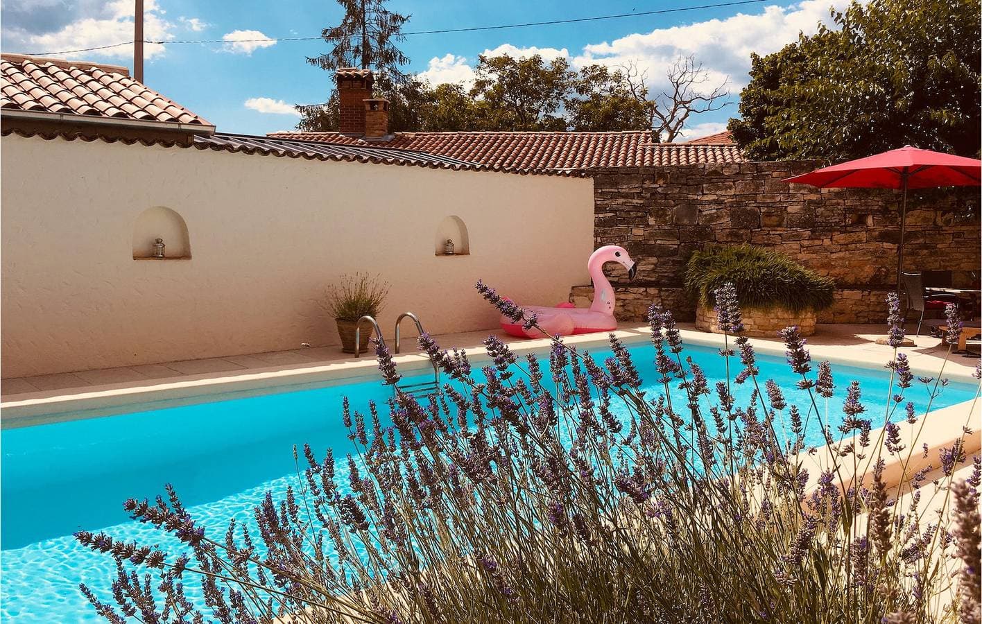 Foto 7 von 54: Schicke 150 m² große Wohnung mit Pool, WLAN und Parkplatz
