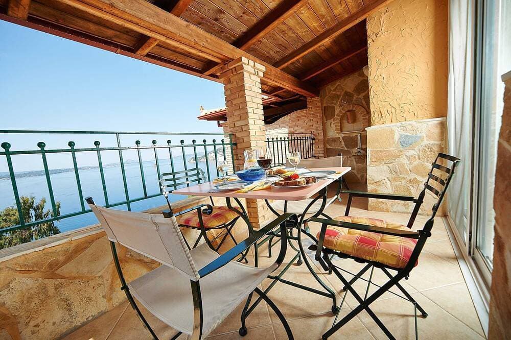 Villas Cavo Marathia - Familien-apartment mit Meerblick und Pool in Traumlage 1