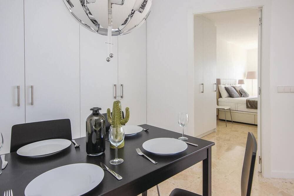 Foto 10 von 25: Sunny Apartment in Marbella