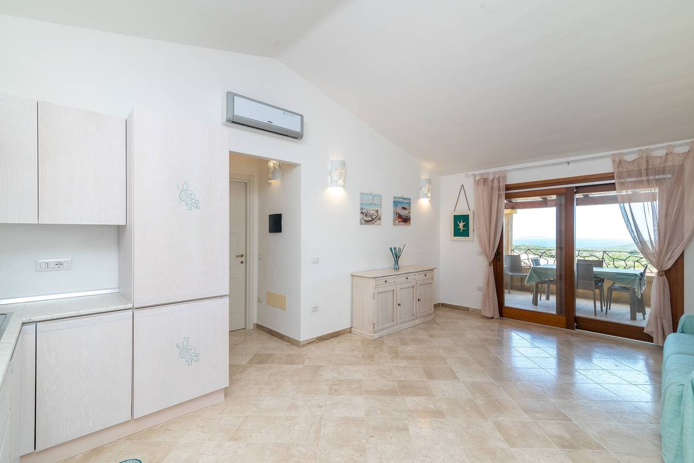 Foto 11 von 27: Ferienwohnung "La Pavoncella" mit Meerblick, privater Terrasse und Klimaanlage