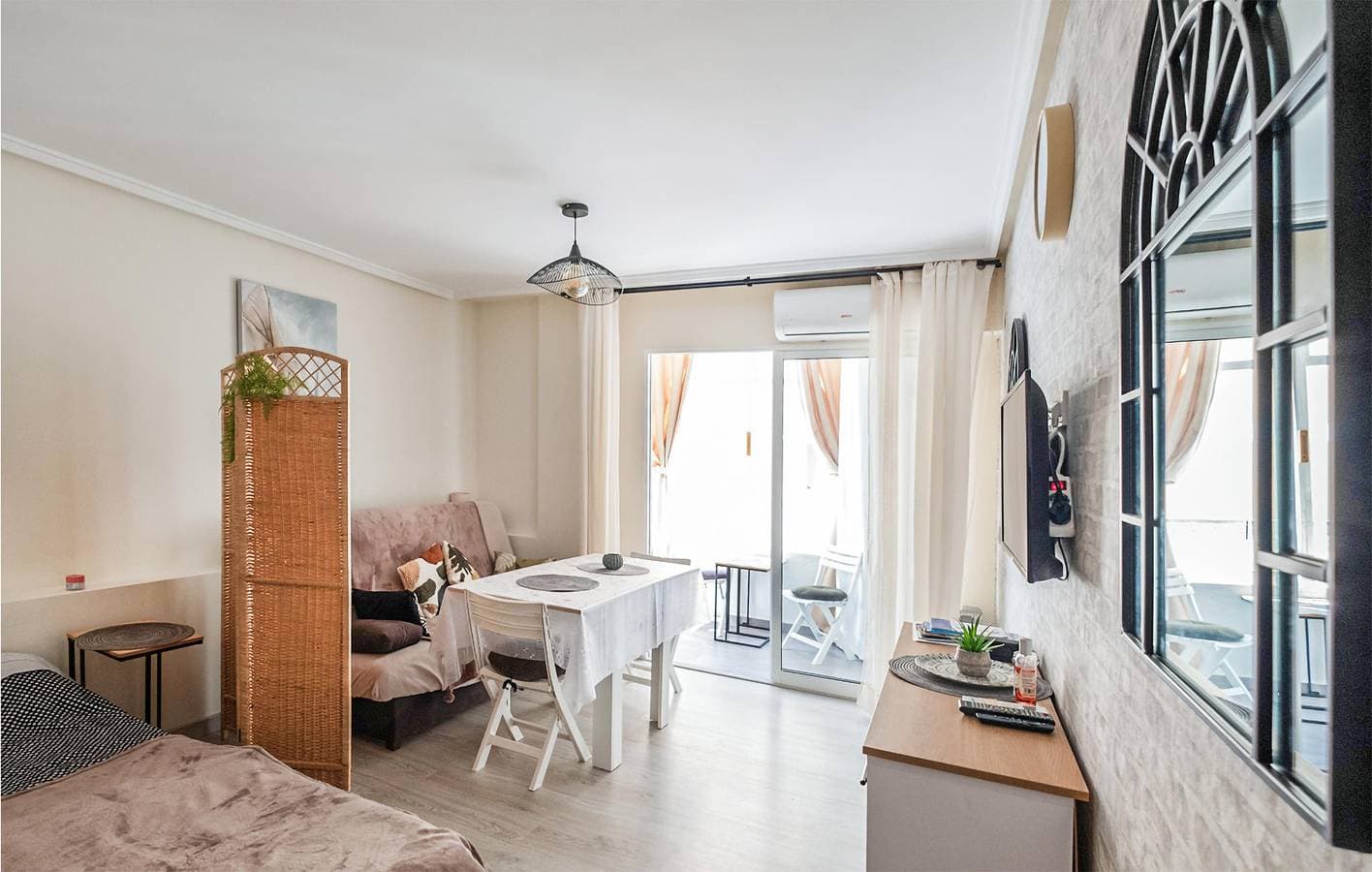 Appartement am Strand mit AC und Terrasse 1