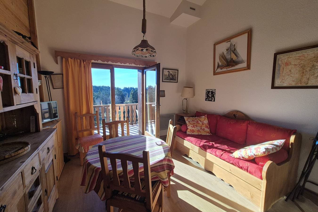 Foto 2 von 25: Ferienwohnung für 4 Personen mit Terrasse