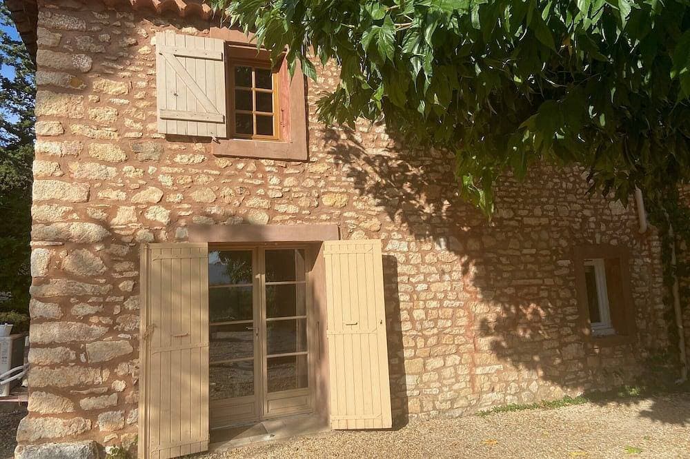 Foto 5 von 16: Le Mas Saint Joseph 19. Jahrhundert 1 km vom Dorf Roussillon gegenüber dem Luberon