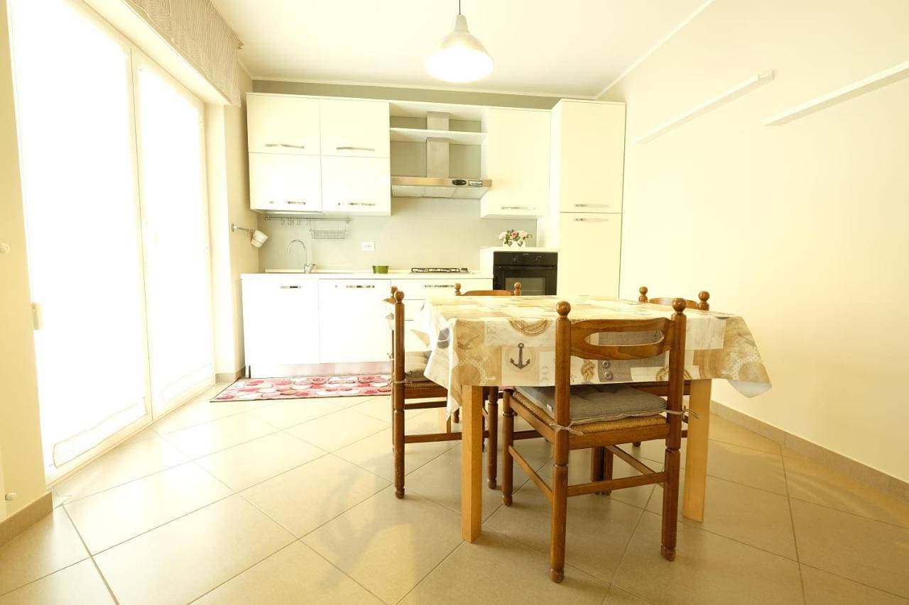 Foto 7 von 14: Two-Bedroom Apartment