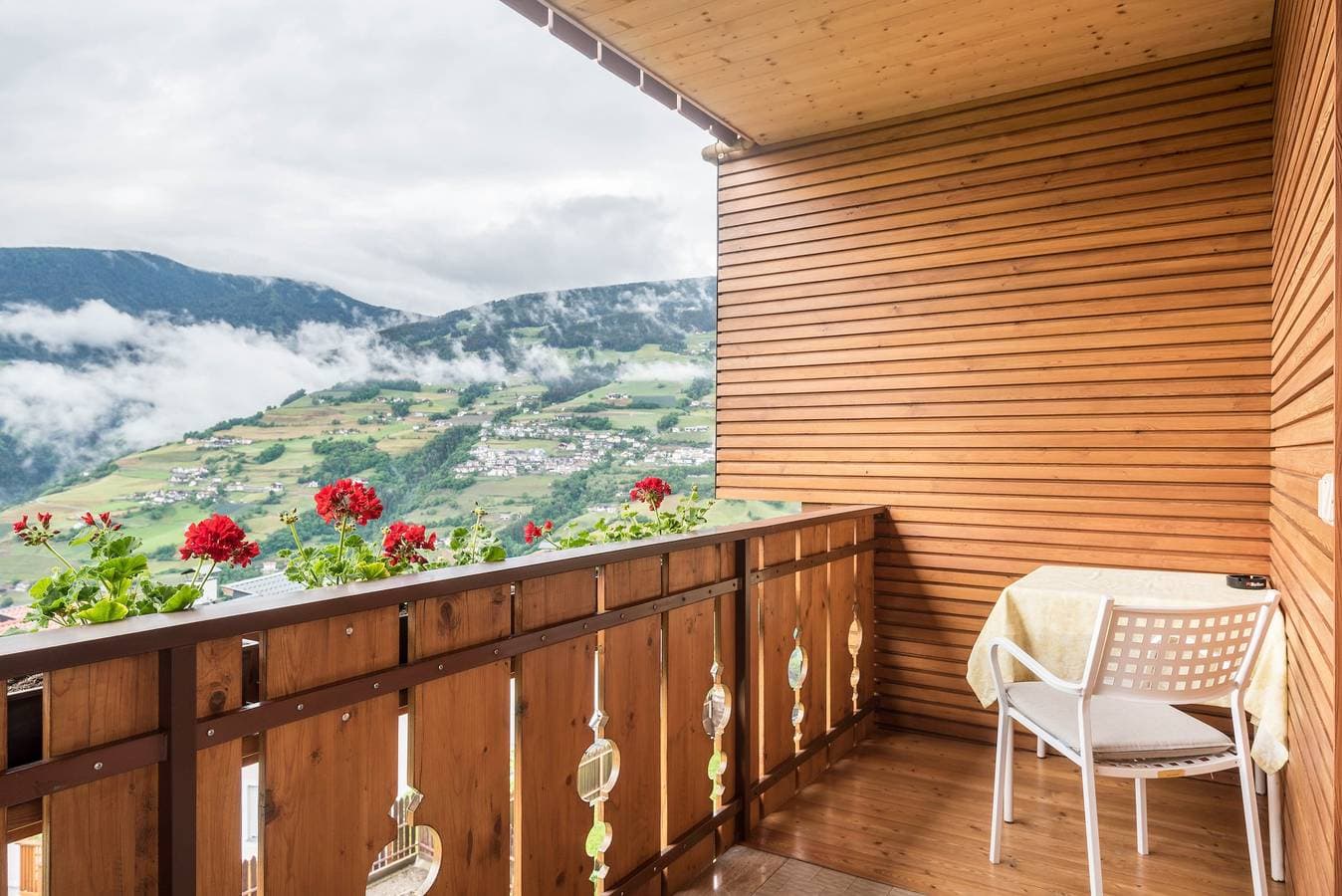 Foto 8 von 28: Ferienwohnung "Talblick" mit Bergblick, WLAN, Süd-Balkon. Auf Anfrage mit Infrarot Sauna.