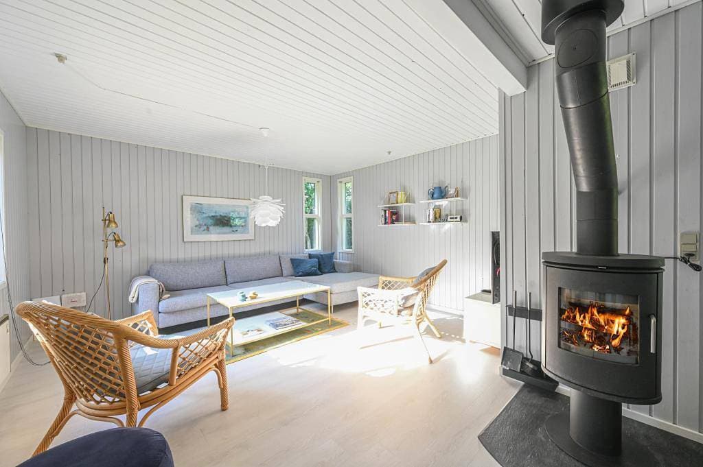 Foto 2 von 15: Modernisiertes, gemütliches Haus mit Kaminofen