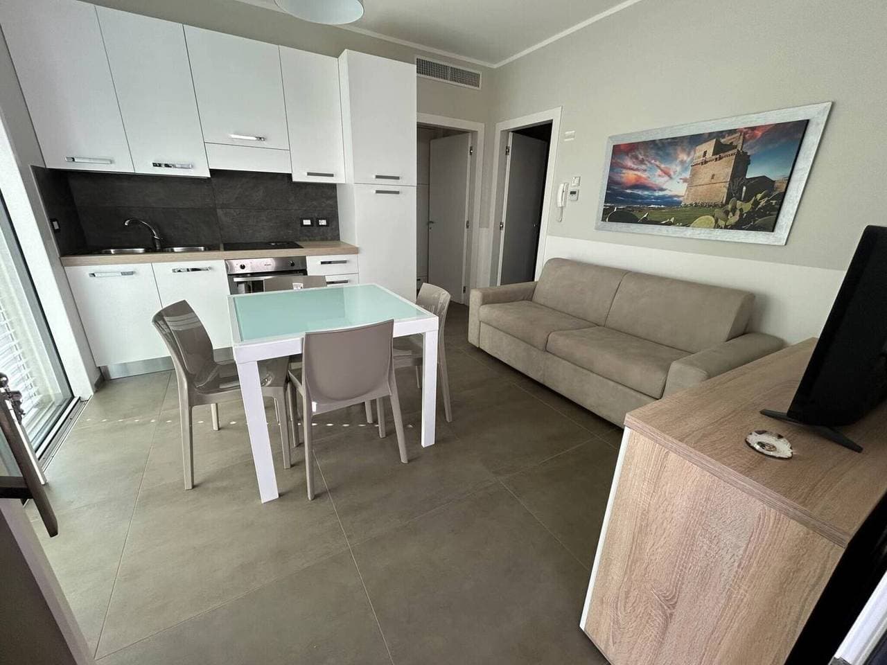 Foto 11 von 12: Ferienwohnung 'Scirocco' mit Privatterrasse, Wi-Fi und Klimaanlage