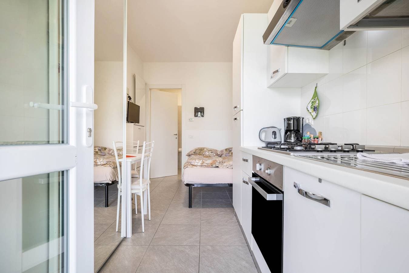 Foto 7 von 20: Einzimmerapartment 'Tiny' mit gemeinsamer Terrasse und WLAN