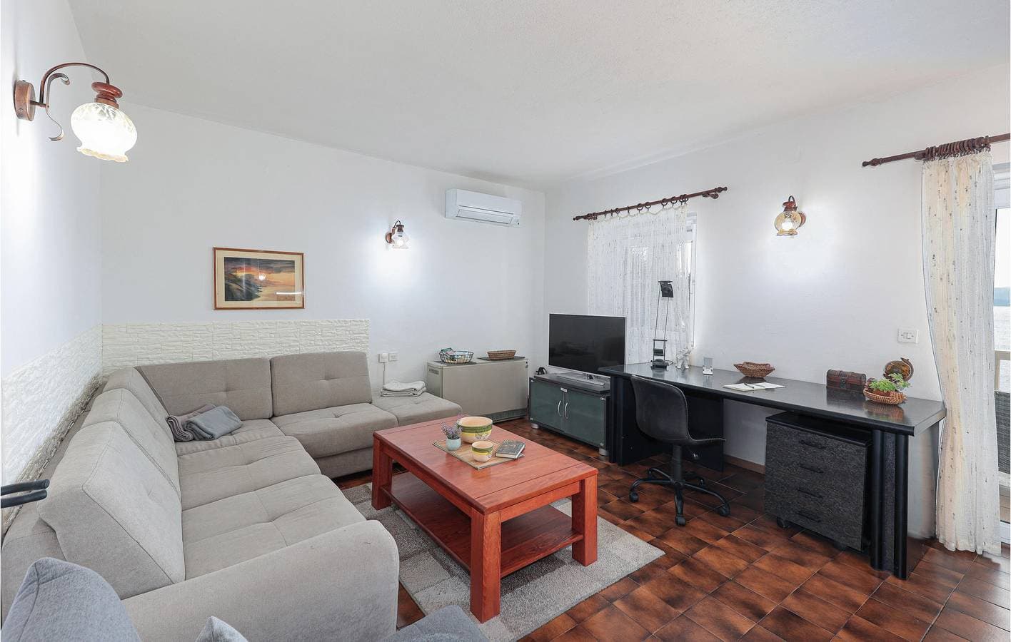Foto 6 von 34: Charmante Unterkunft, 1,5 km vom Strand entfernt: Stilvolles 70 m² großes Apartment mit Pool und WLAN