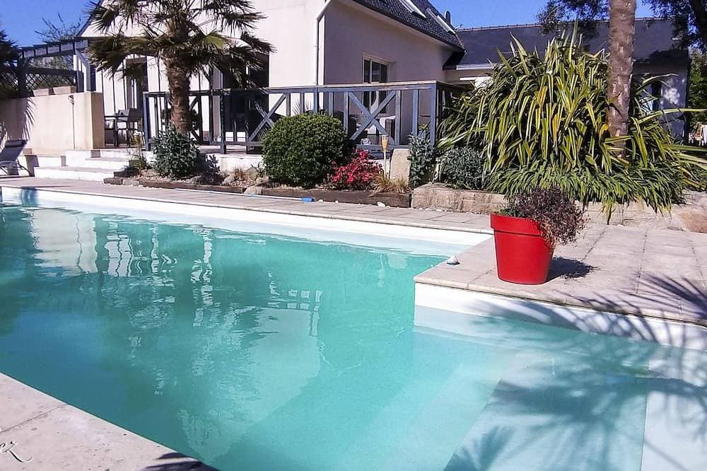 Holiday house classified three stars, with swimming pool. 1
