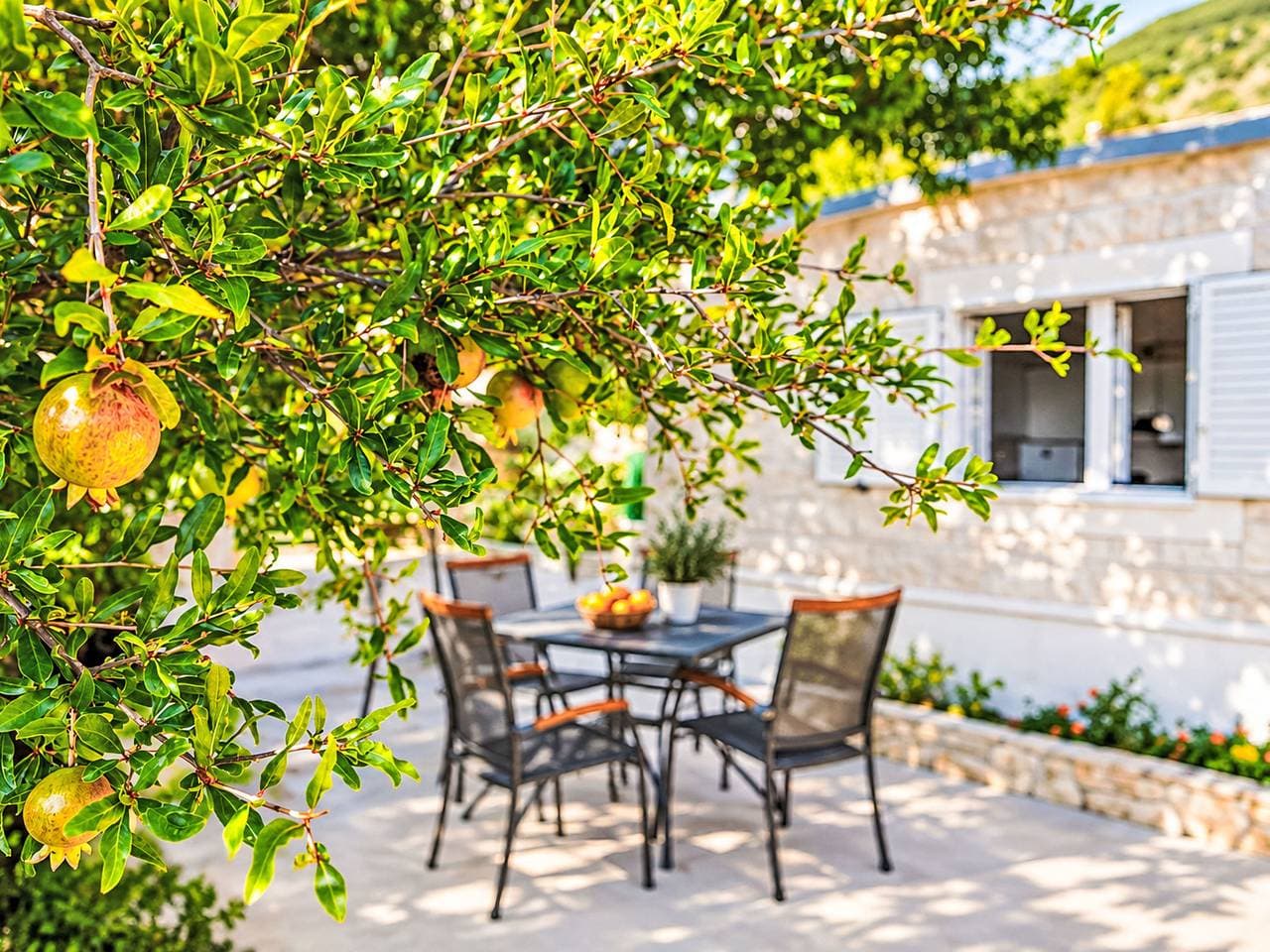 Foto 5 von 44: Günstiges Ferienhaus mit Pool und Meerblick
