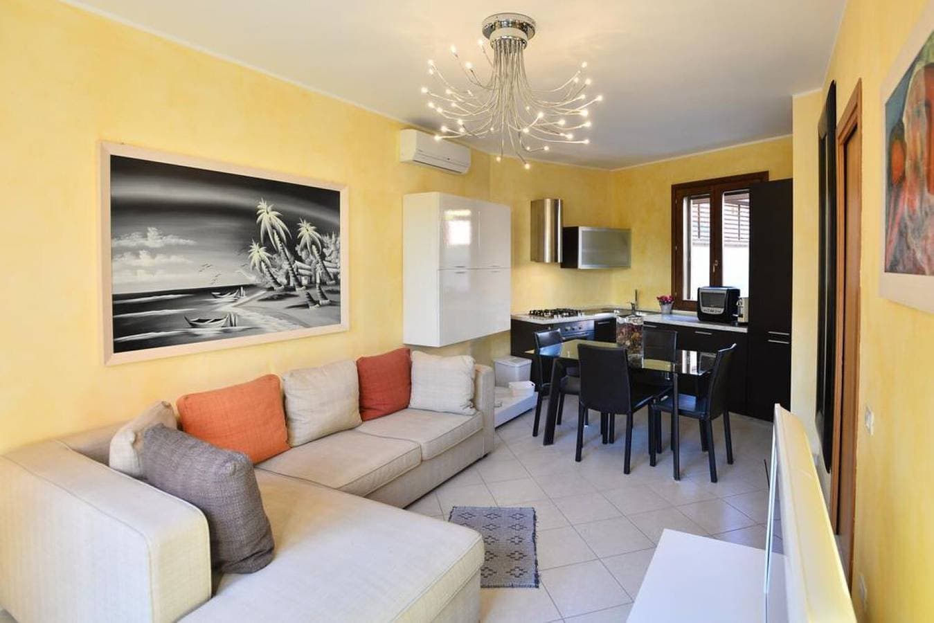 Foto 5 von 26: Ferienwohnung 'Luxury Guesthouse Pula' mit Garten, 2 Terrassen und WLAN