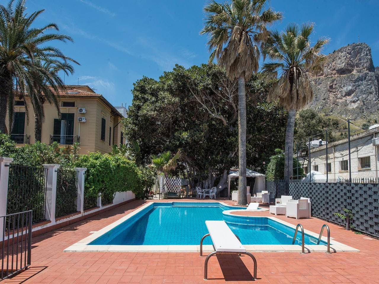 Foto 5 von 27: Villa Liberty sul mare - Camera Magenta - Cav/Cm