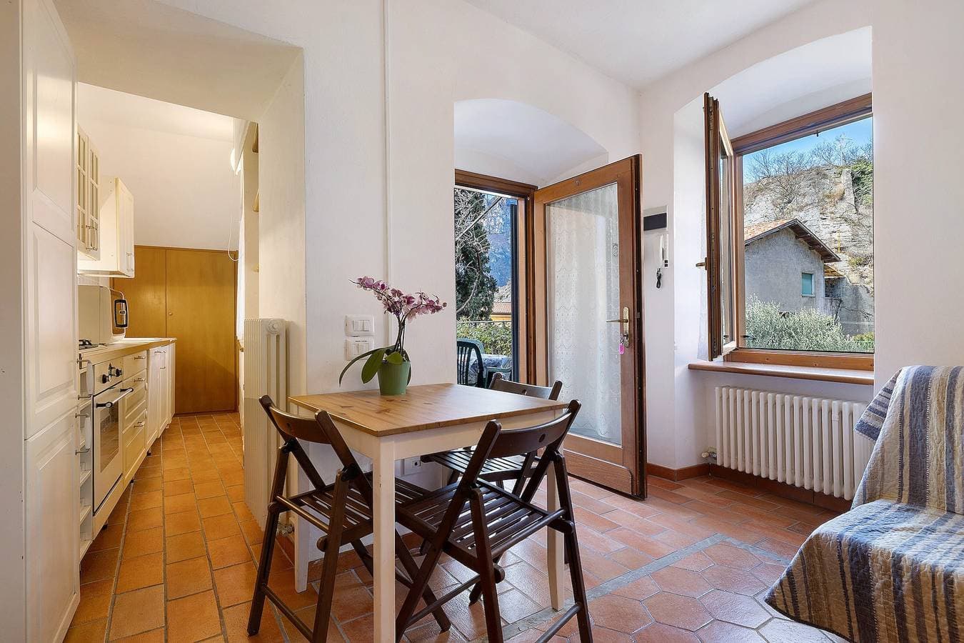 Foto 5 von 26: Villa G mit Seeblick, private Terrasse, nur wenige Schritte vom Gardasee entfernt