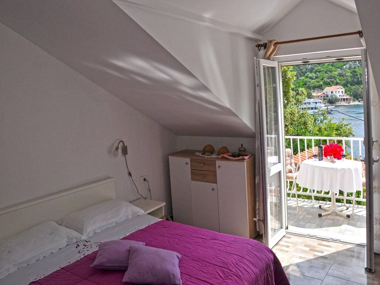 Foto 3 von 20: Apartment Danijela Mljet - Studio Apartment with Balcony and Sea View