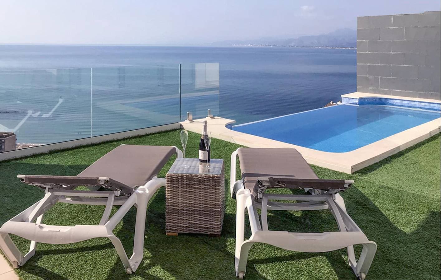 Foto 11 von 26: Apartment mit Meerblick, Pool und Parkplatz