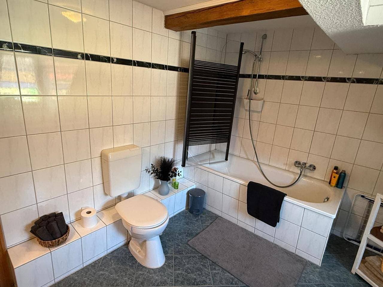 Foto 6 von 31: Two-Bedroom Apartment