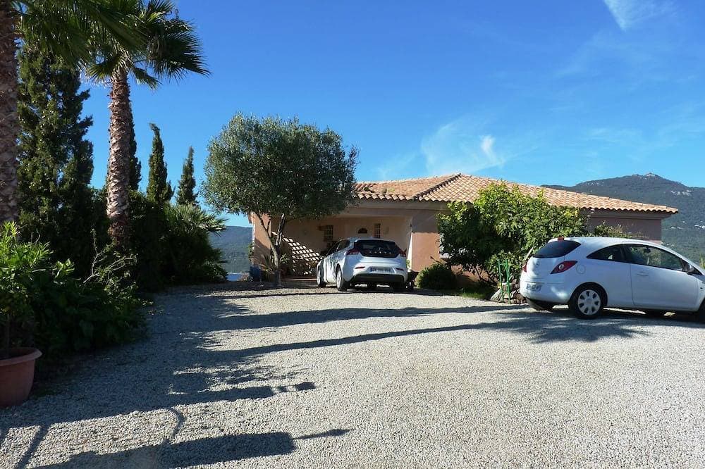 Foto 5 von 18: Joli Studio Avec vue Panoramique sur la mer à 5 mn de la Plage et de Propriano