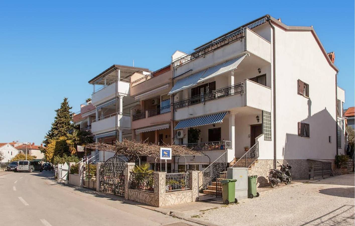 Gemütliche Ferienwohnung mit Terrasse, WLAN und nur 1,5 km vom Strand entfernt 1