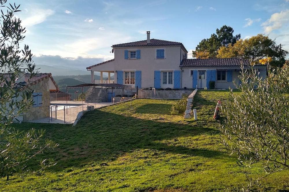 Neubauvilla mit Überlaufpool und einzigartiger Aussicht 1