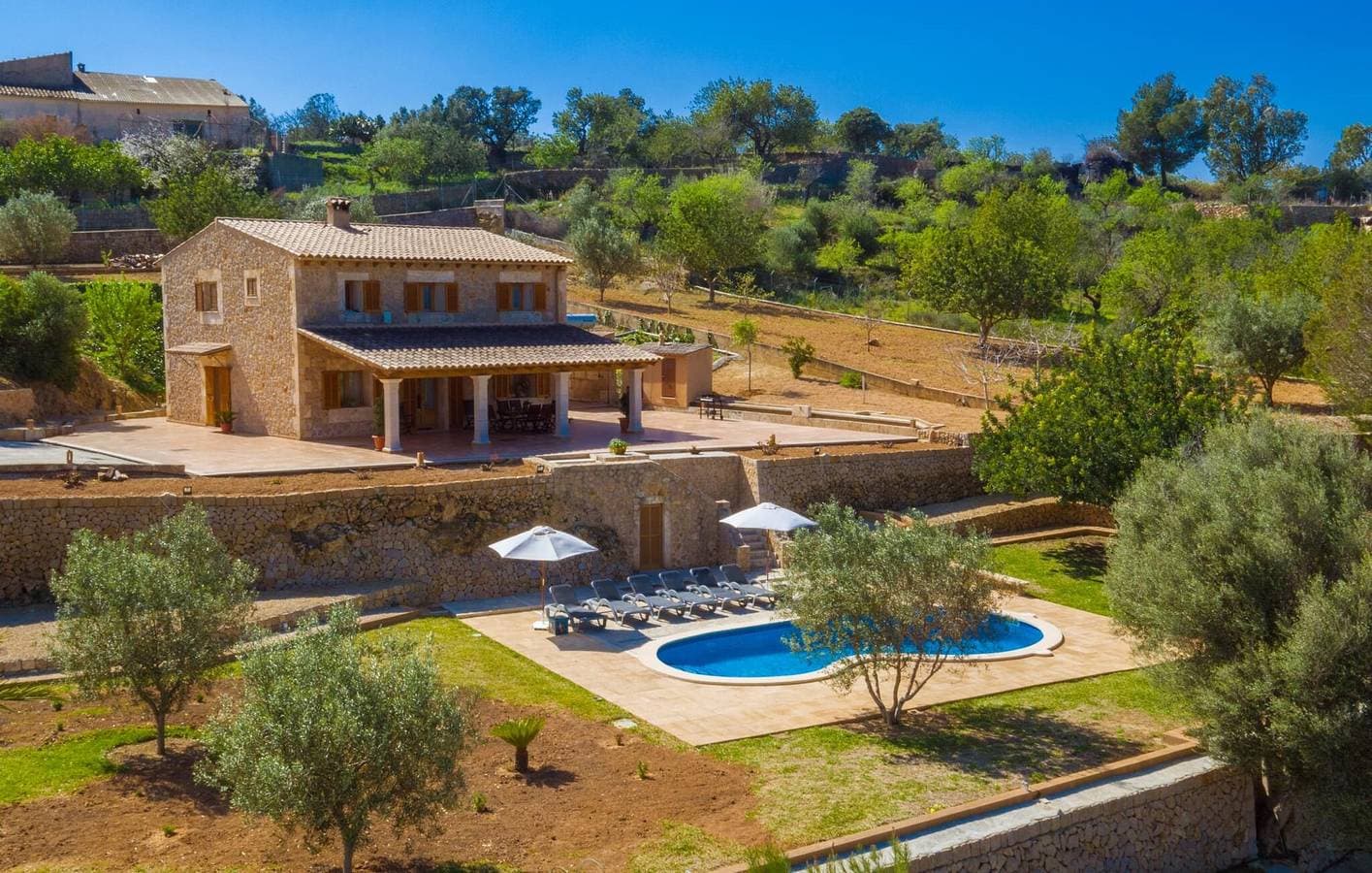 Sonniges Apartment mit Pool und Terrasse - nahe der Stadt 1