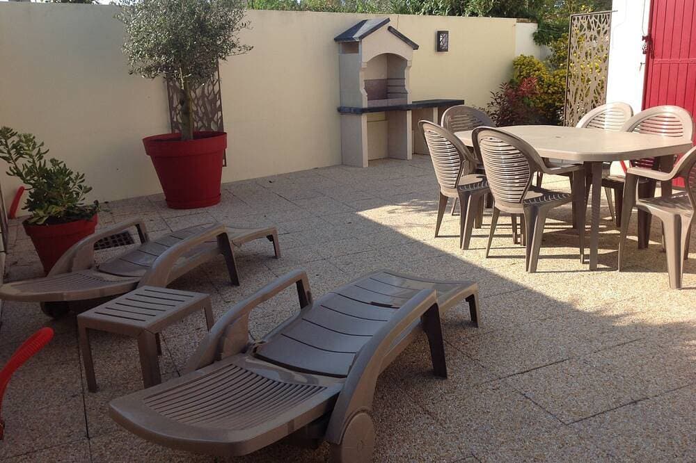 Haus in einer sicheren privaten Residenz mit Schwimmbad, Internet und Fahrrädern. 1