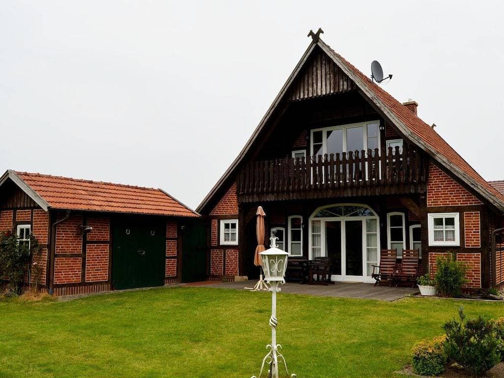 Foto 2 von 21: Altes Heuerhaus am See