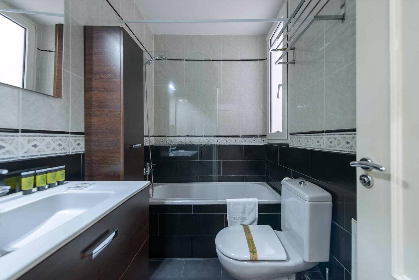 Foto 9 von 31: GuestReady - Experience Madrid Comfort
