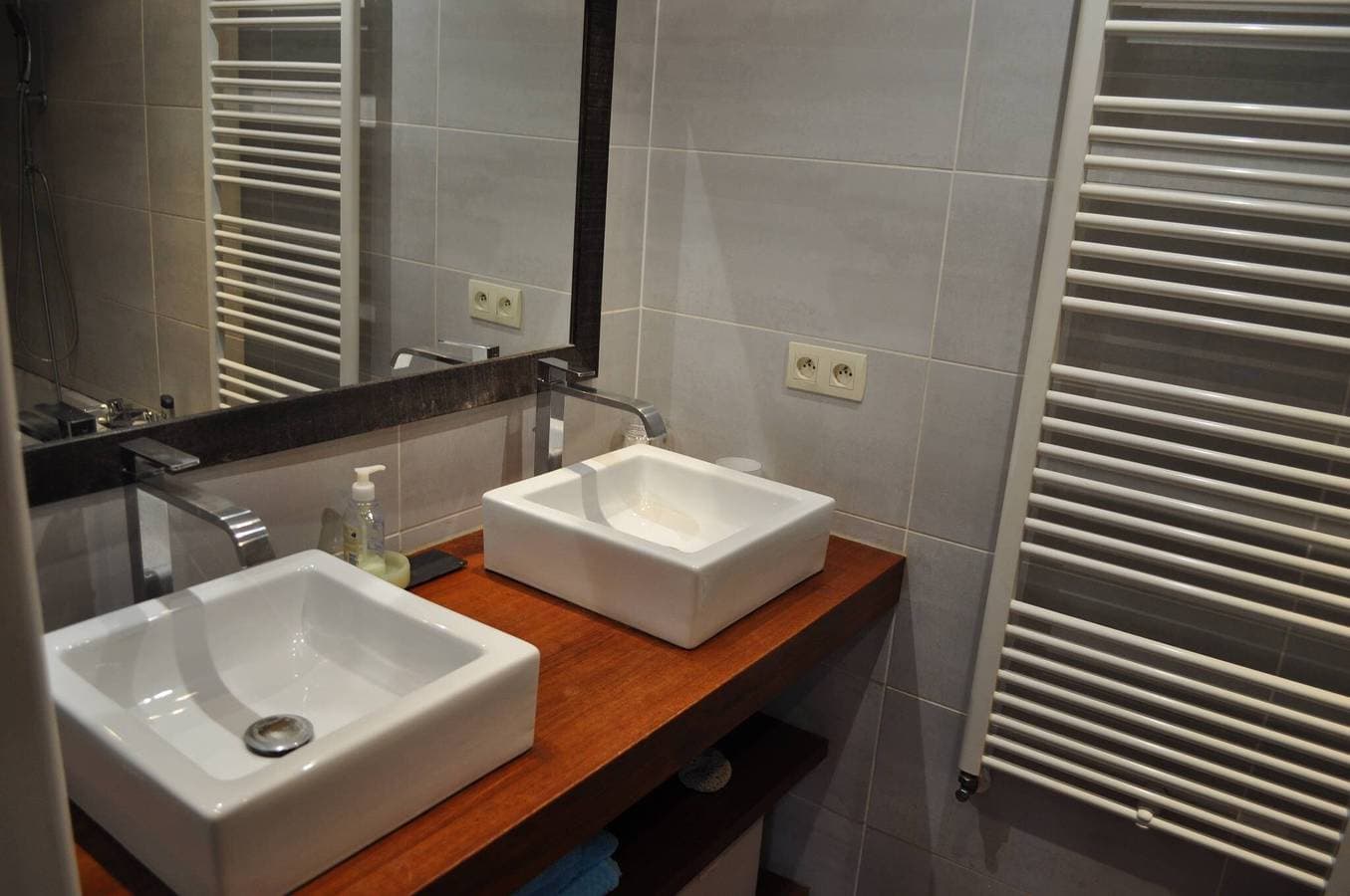 Foto 6 von 12: Gästezimmer L'Argentier – Beheiztes Hallenbad & Charaktervolles Haus