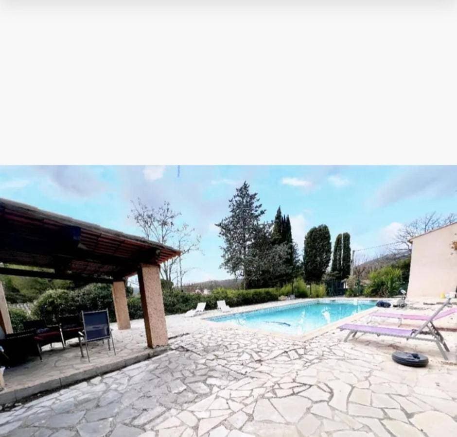 Grand appt, bas de villa plain pied 104m2 jacuzzi piscine 2 places parking securises 1