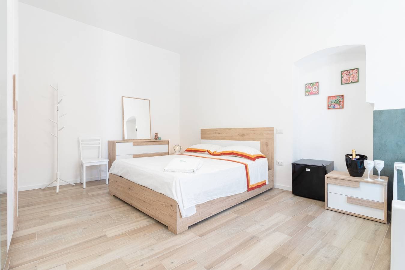 Foto 13 von 25: Ferienhaus 'Suite N12 - Luxury Apartment' mit Meerblick, WLAN und Klimaanlage
