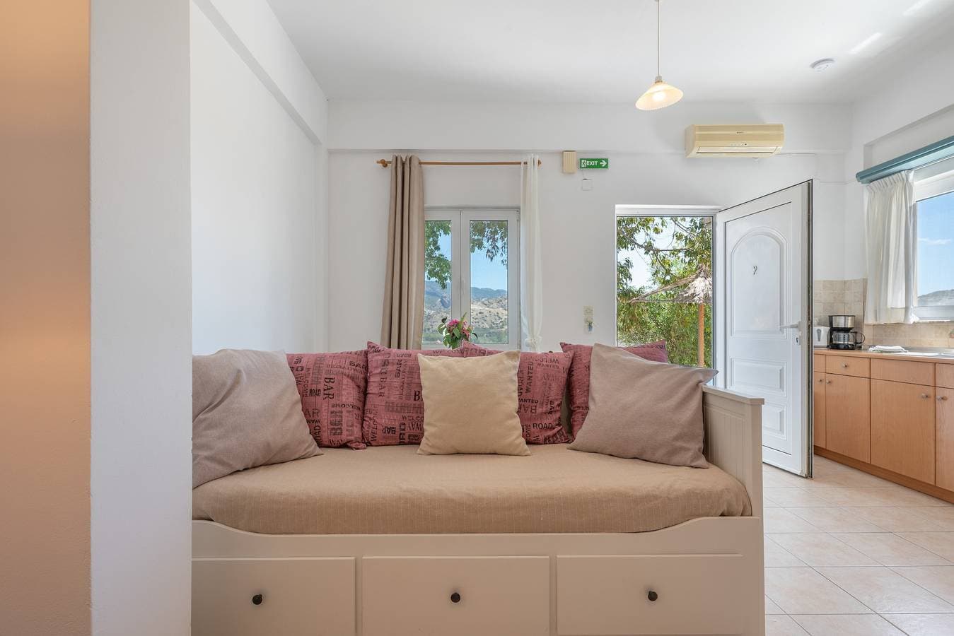 Foto 4 von 22: Ferienwohnung "Kallithea" mit Meerblick, 2 Gemeinschaftsterrassen und WLAN