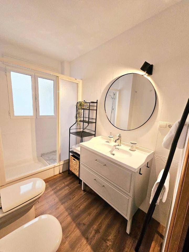 Foto 9 von 40: Two-Bedroom Apartment with Mountain View