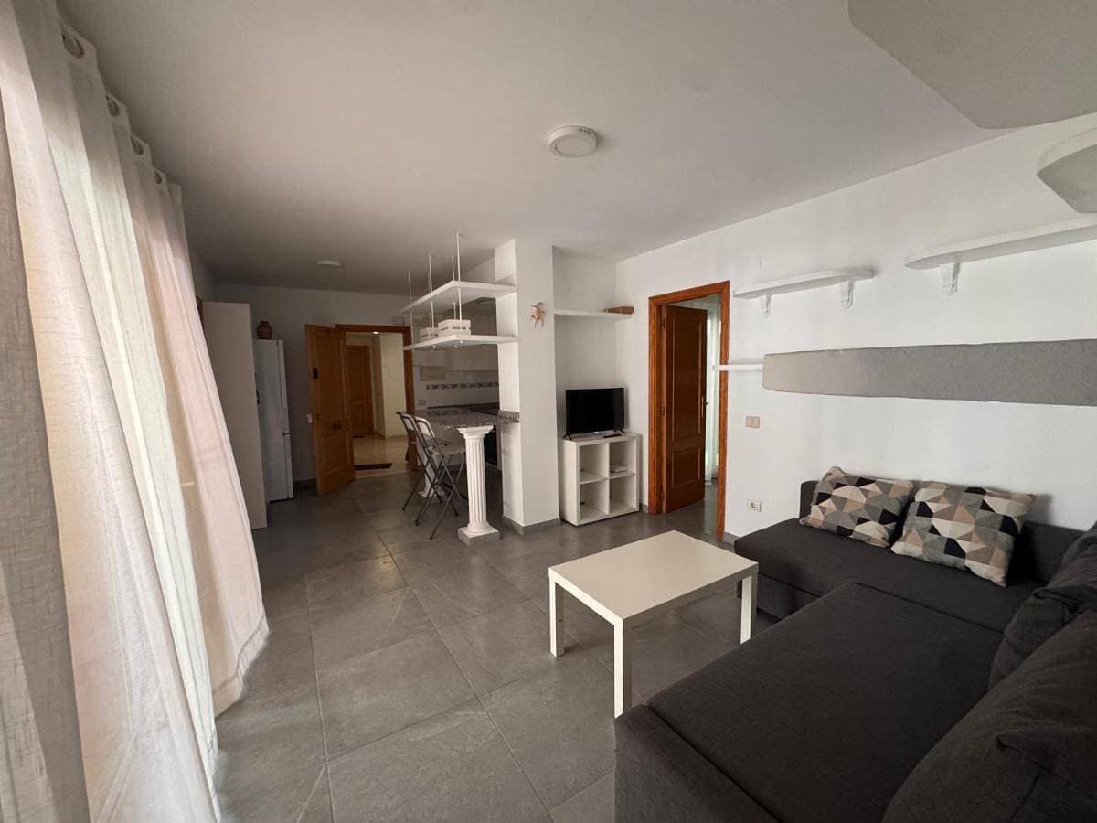 Foto 4 von 8: Three-Bedroom Apartment