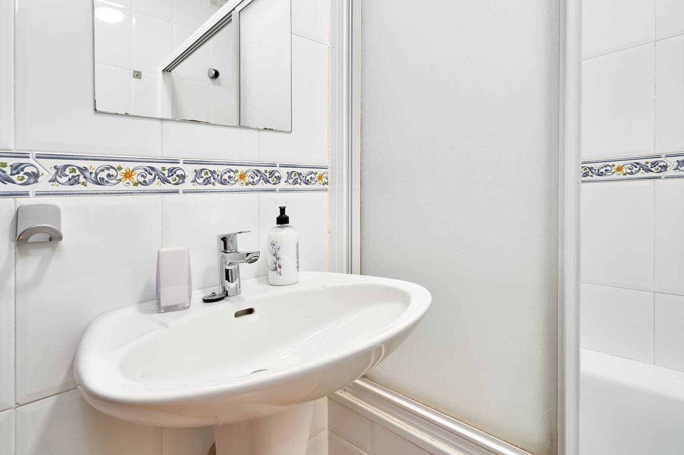 Foto 12 von 23: Ferienwohnung 'Mani' mit Bergblick, Wi-Fi und Klimaanlage