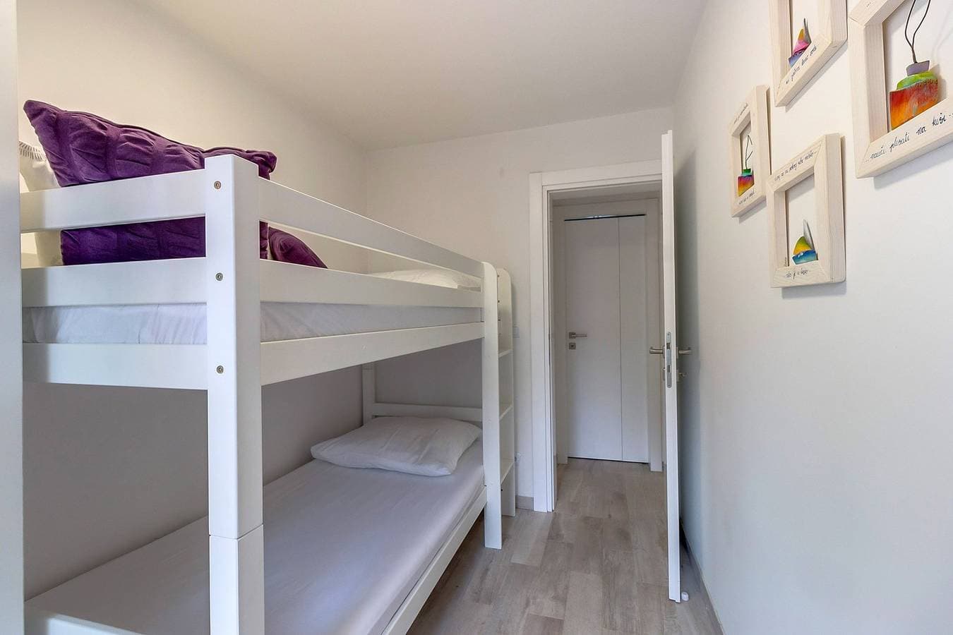 Foto 5 von 20: Das Apartment Kristian befindet sich in Mali Lošinj, nicht weit vom Sandstrand entfernt, der sich in der Čikat-Bucht , ideal fur 4-5 personen
