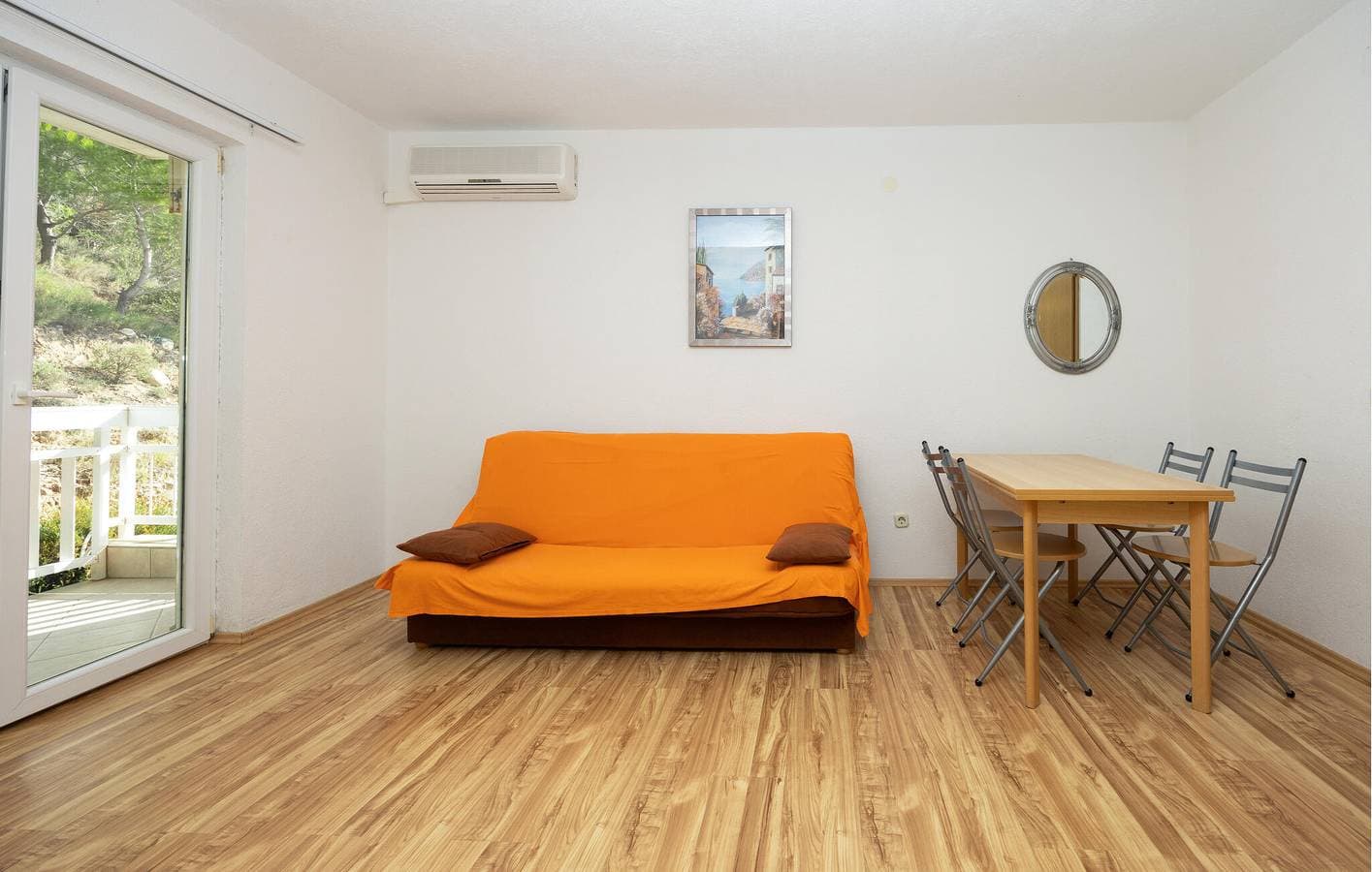 Foto 12 von 25: Terrassen-Apartment am Strand mit WiFi und Parkplatz.