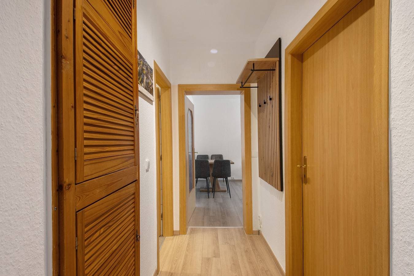 Foto 11 von 21: Ferienwohnung 'San Marino 3' mit Seeblick, Balkon und Wi-Fi