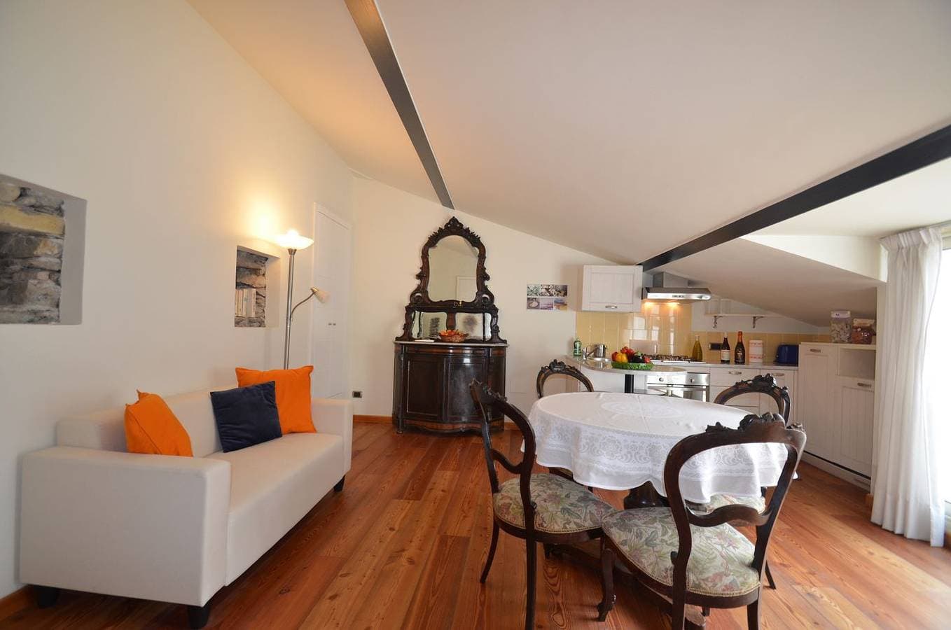 Foto 4 von 33: Altbau-Wohnung über zwei Etagen mit Dachterrasse, in herrschaftlichem Palazzo