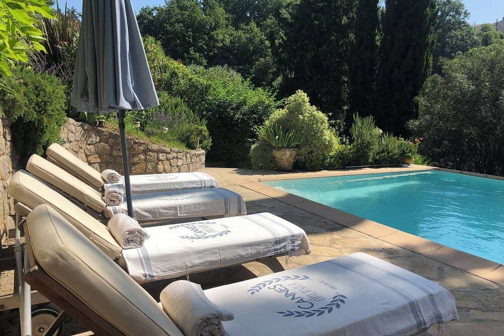 Beautiful ground floor apartment in villa in Opio. 1