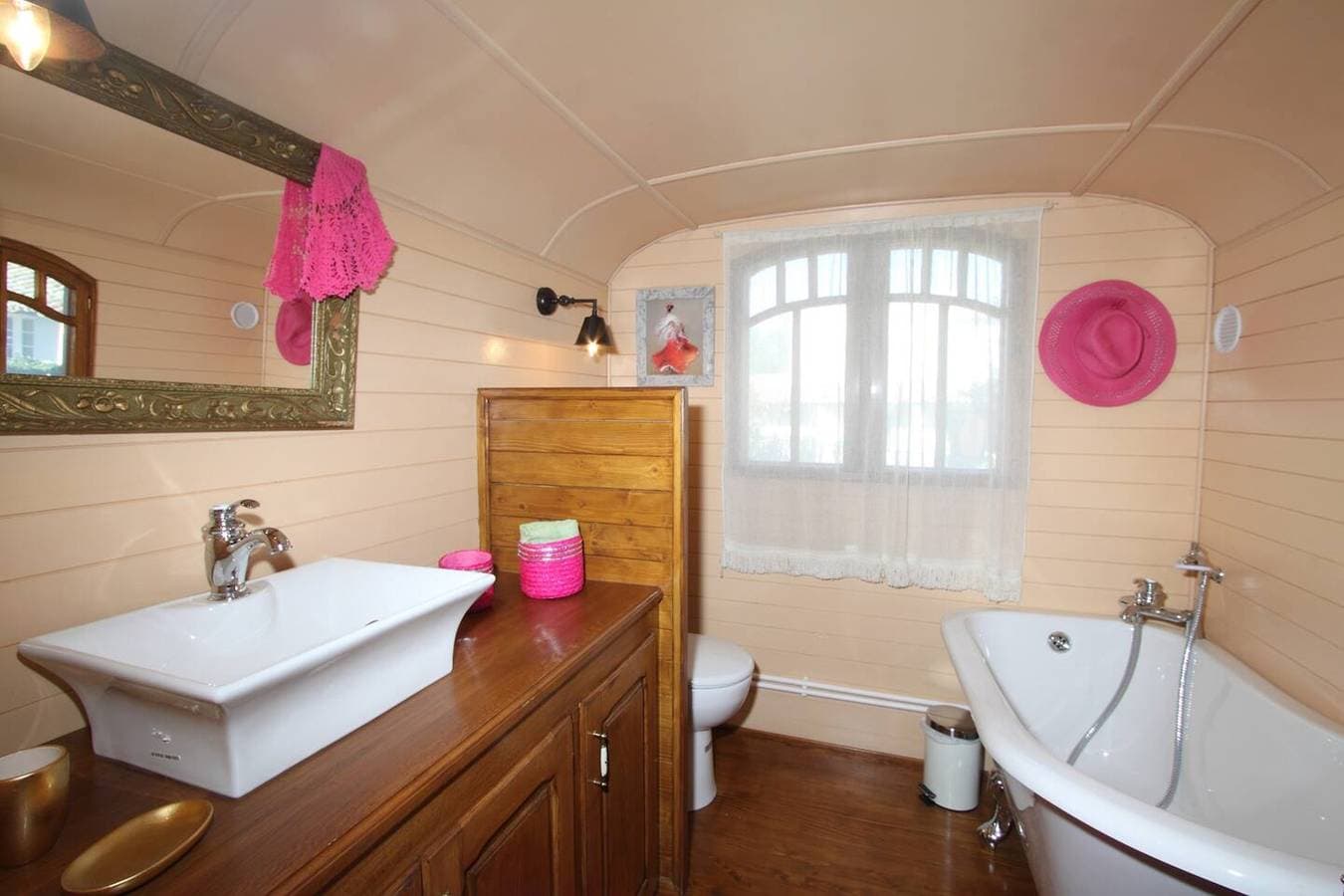 Foto 4 von 19: Gemütliches Bungalow in Saintes-Maries-de-la-Mer mit Pool