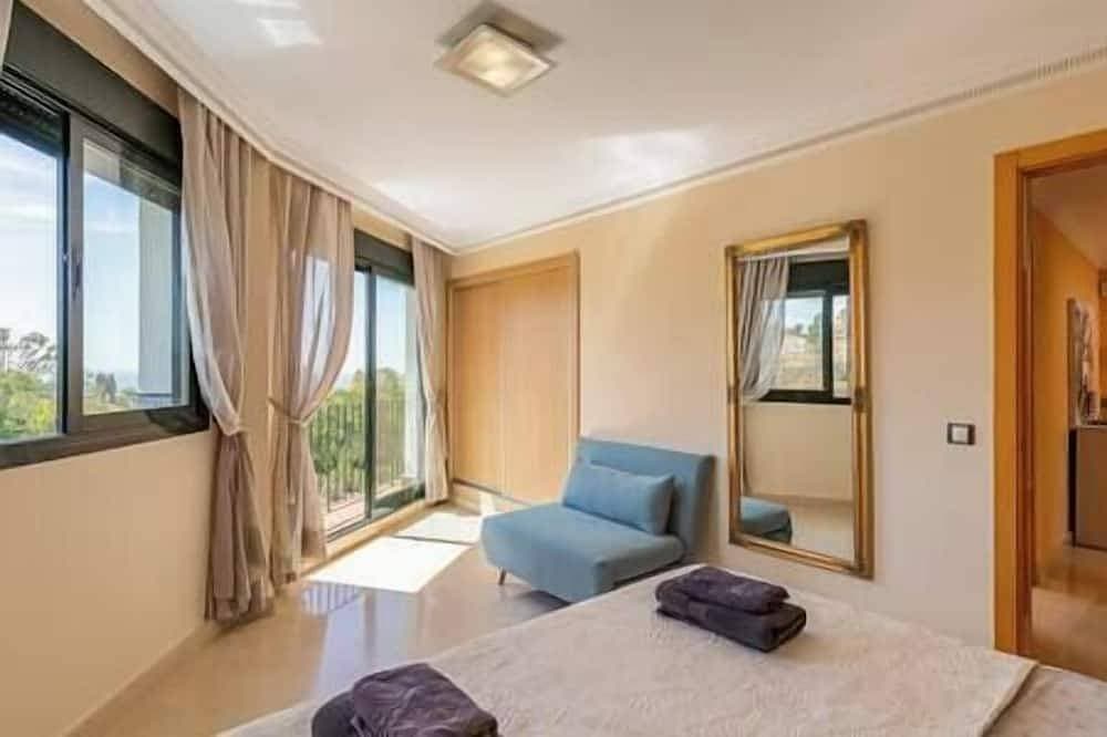 Foto 4 von 30: Tranquil 3 bed villa with private pool + sea view!