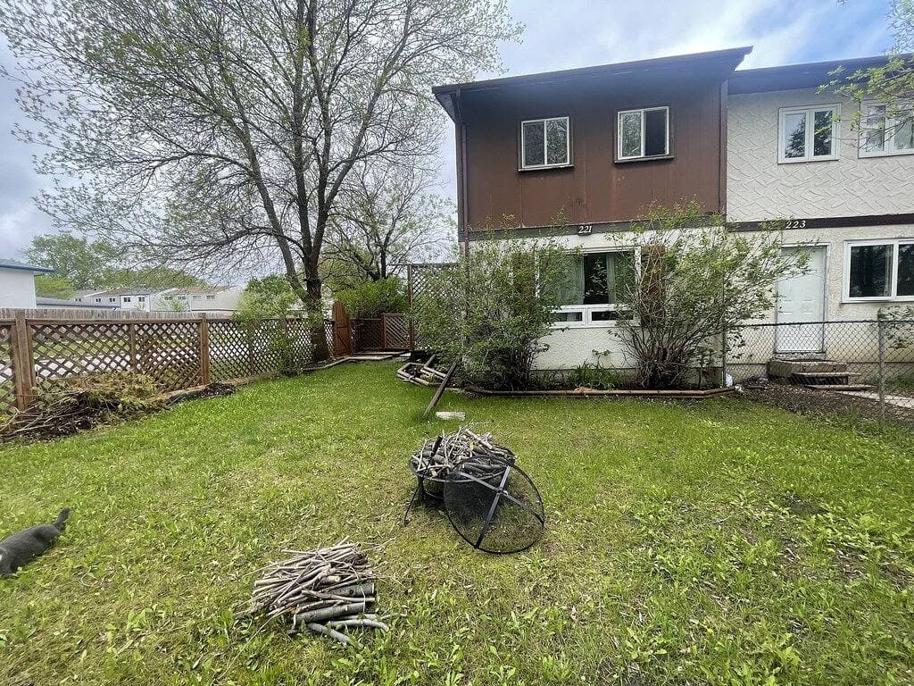 Foto 5 von 12: Cozy shared stay on the corner of Houde Drive.