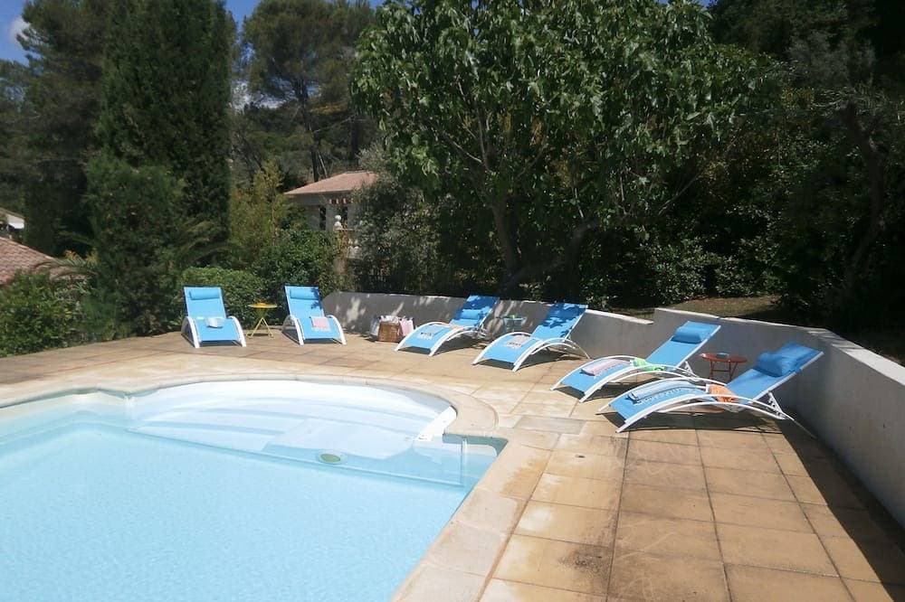 Foto 12 von 21: Schönes Anwesen auf einem privaten Landgut mit überdachtem oder offenem Pool