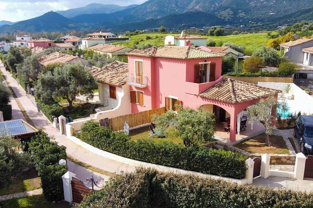 Foto 4 von 30: Meeresvilla Für Familien Mit Veranda Und Garten