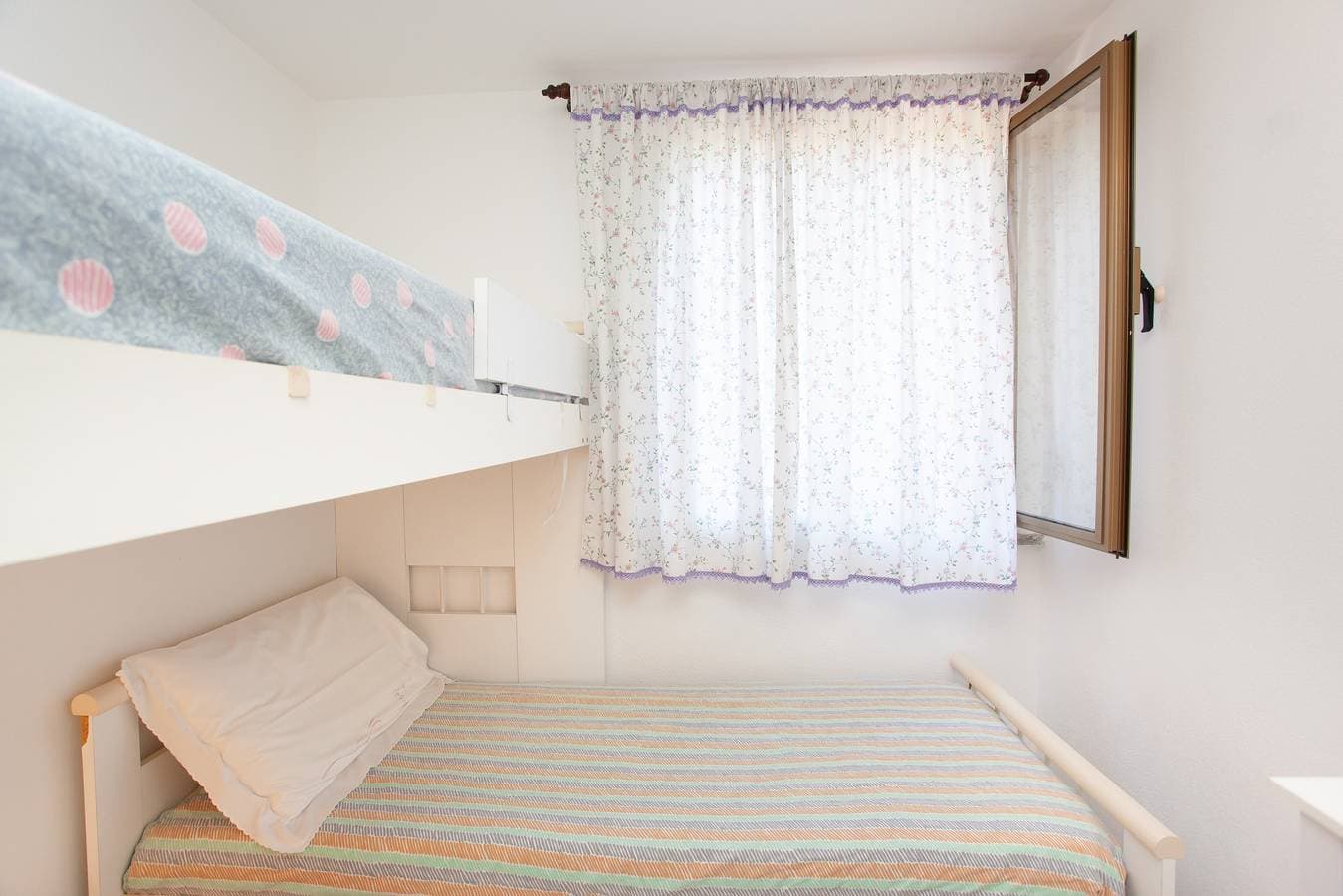 Foto 7 von 26: Ferienwohnung 'Capo comino a due passi dalla spiaggia' mit Terrasse und Klimaanlage